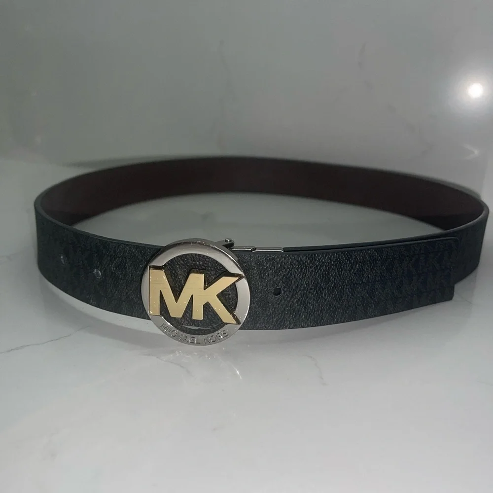 Michael Kors Reversible Black and Brown Belt - Picture 3 of 4